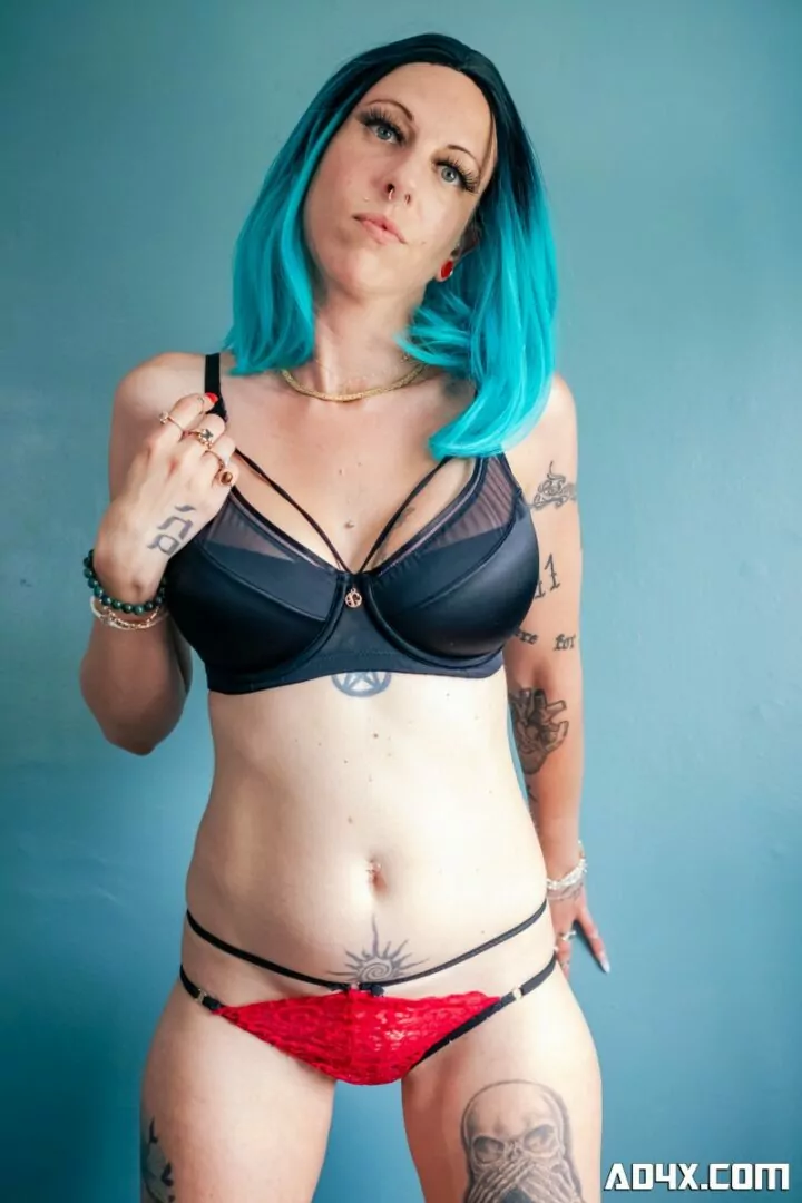 E-girl Tatuada Transando Brutalmente com Dotado